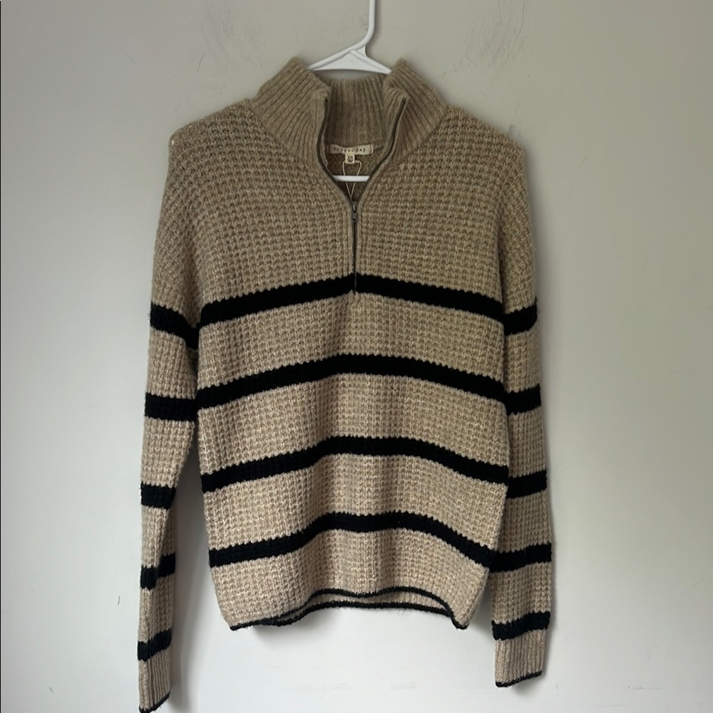 Copper Key - NWT Beige and Black Striped Sweater, size XS🔹
